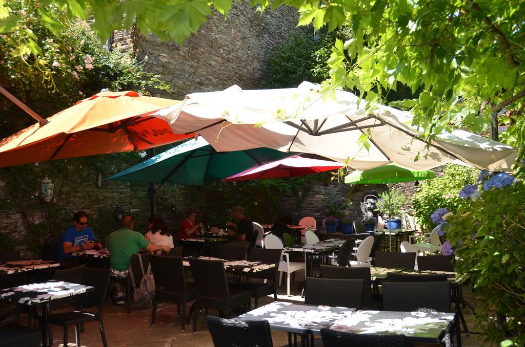 La Tour Du Lion Panzió Rochefort-en-Terre Kültér fotó